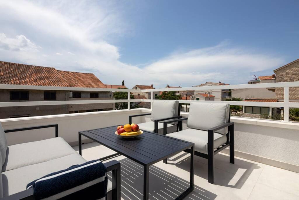 Holiday In Bol **** Green Apartment Luaran gambar